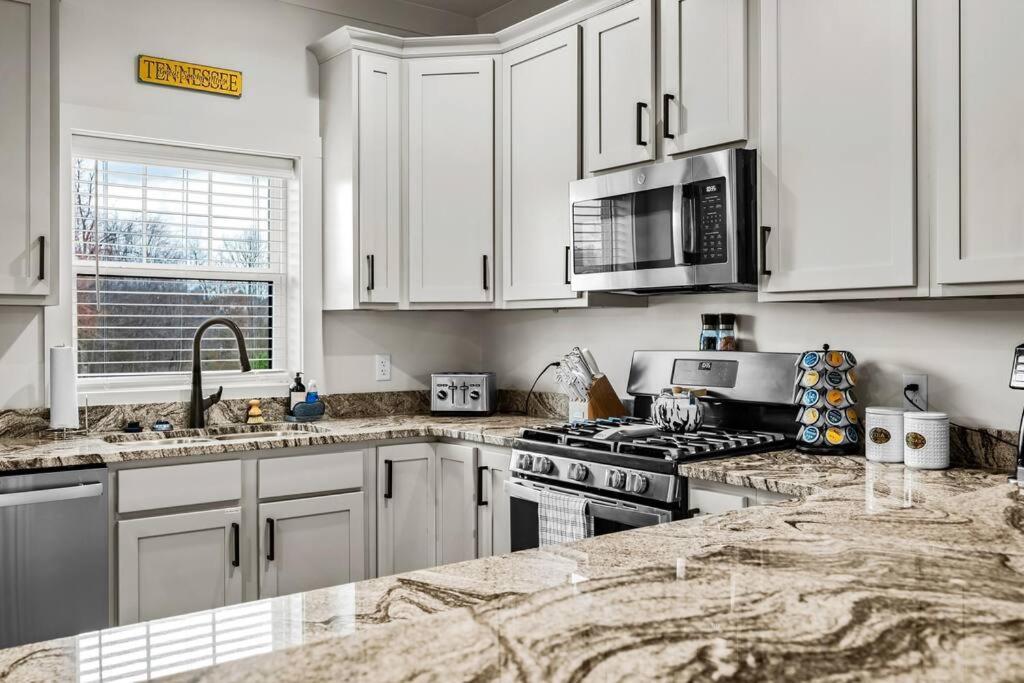 *Dog Friendly*Modern Home-Minutes To Dollywood, Gatlinburg, Smoky Mountains & Pigeon Forge! Kültér fotó